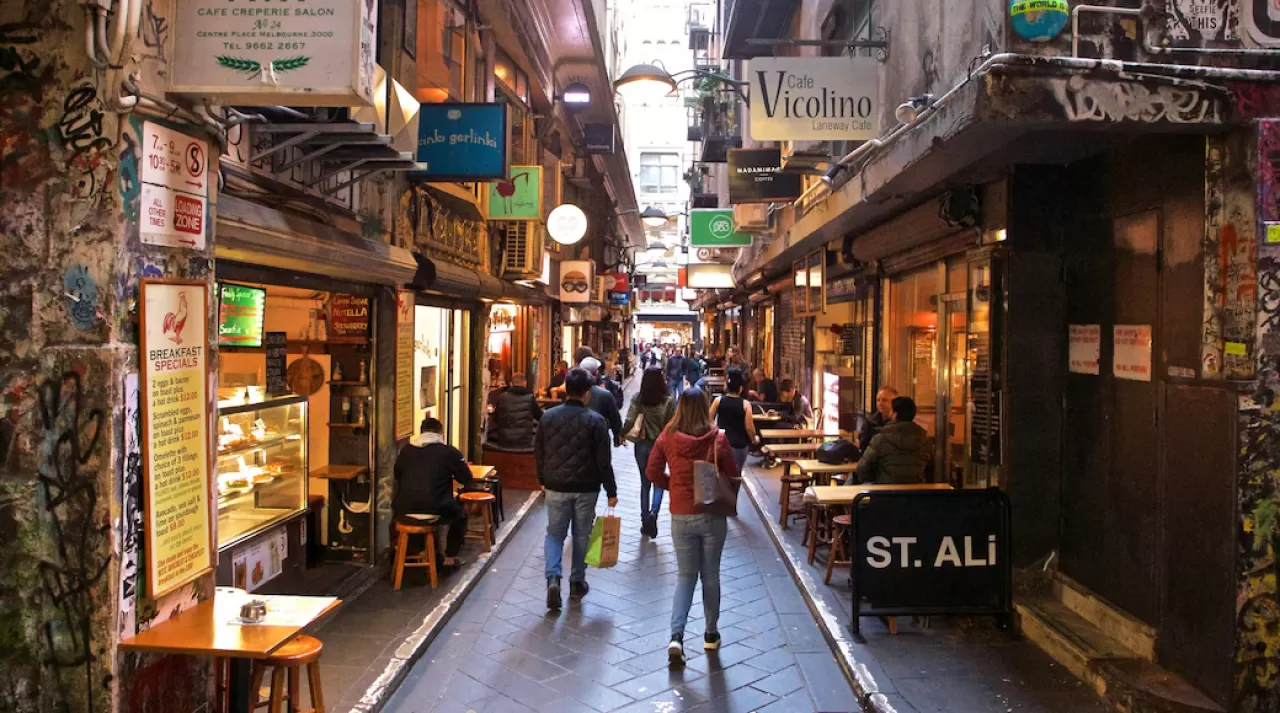 Melbourne'un Gizli Kalbi: Flinders Lane ve Fitzroy'un Otantik Sokak Ruhu