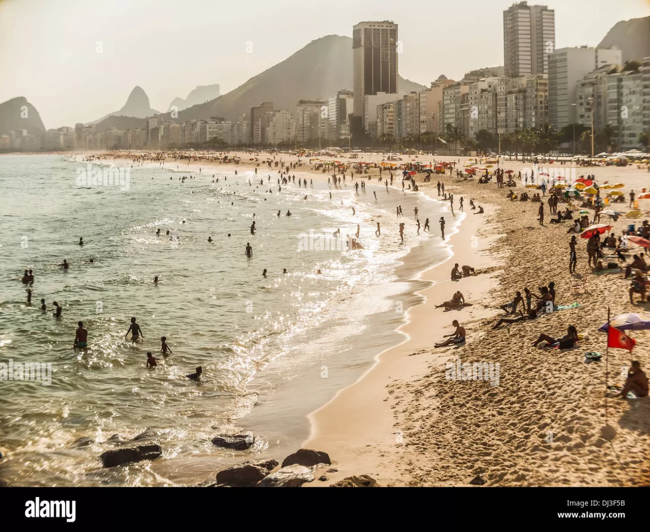 Rio'nun Kalbini Keşfedin: Santa Teresa'nın Tepelerinde Otantik Bir Kaçamak