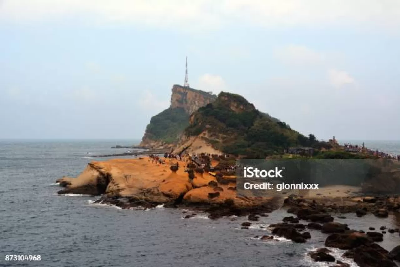 Yehliu Sahili'nin 'Kraliçe Başı': Sosyal Medyanın Gözdesi Olan Kaya Bir Gün Yok Olacak