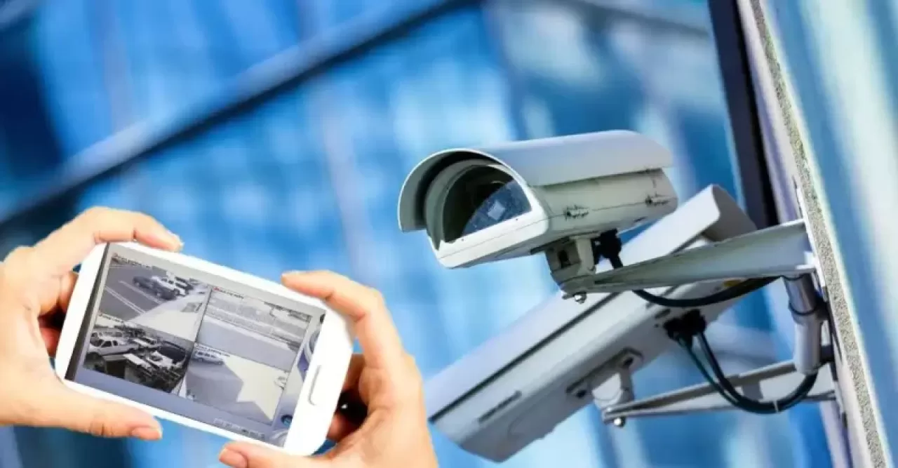 Seyahat Güvenliği Rehberi: Turistlerin Telefon Çaldırma Riskine Karşı 5 Kritik Savunma