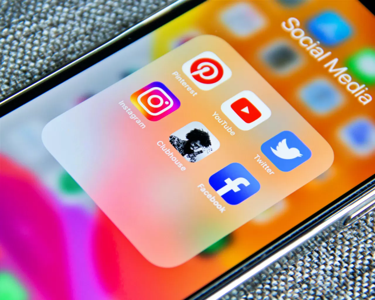 Dijital Detoks Değil, Yaşam Tarzı: Minimalizm ile Teknolojiyi Bilinçli Kullanmanın Yolları