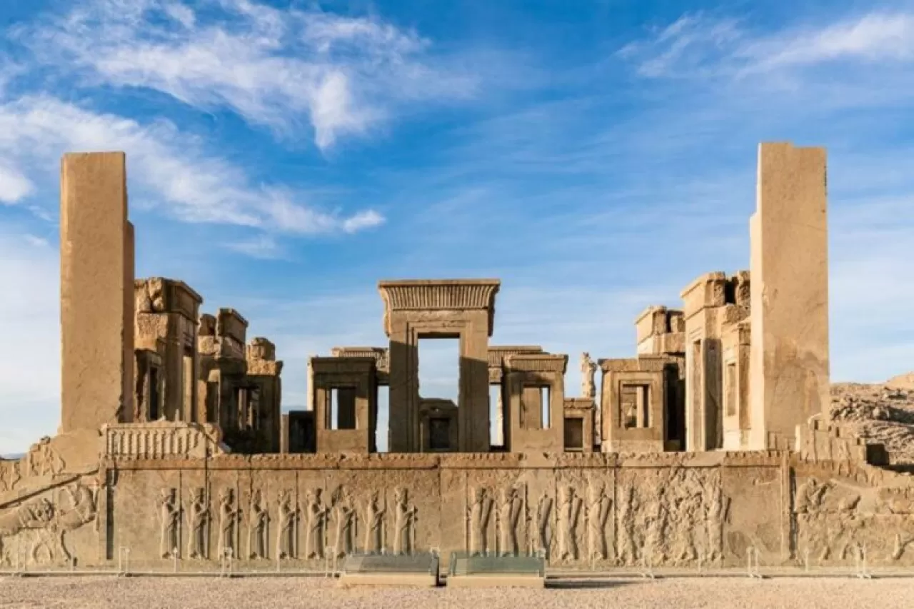 Şiraz mı Tahran mı? İran Seyahatiniz İçin Kapsamlı Bir Karşılaştırma