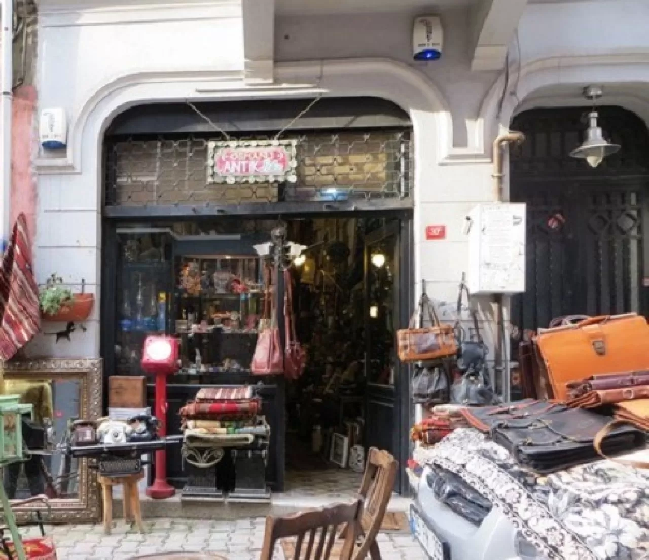 Çukurcuma: İstanbul'un Saklı Bohem Hazinesinde Yerel Bir Gün