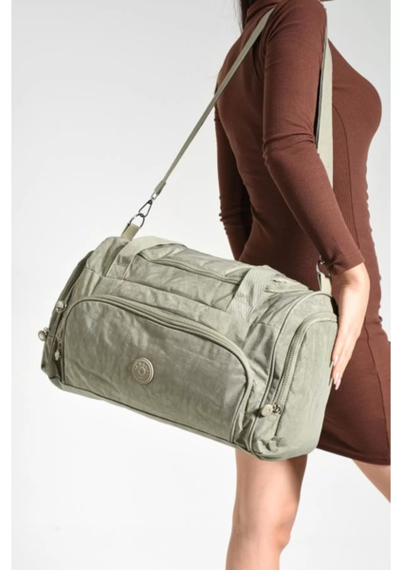 Seyahat Kurtarıcısı: Ultra Hafif Güneş Enerjili Şarj Cihazı Bavulunuzun Yeni Gözdesi Olacak