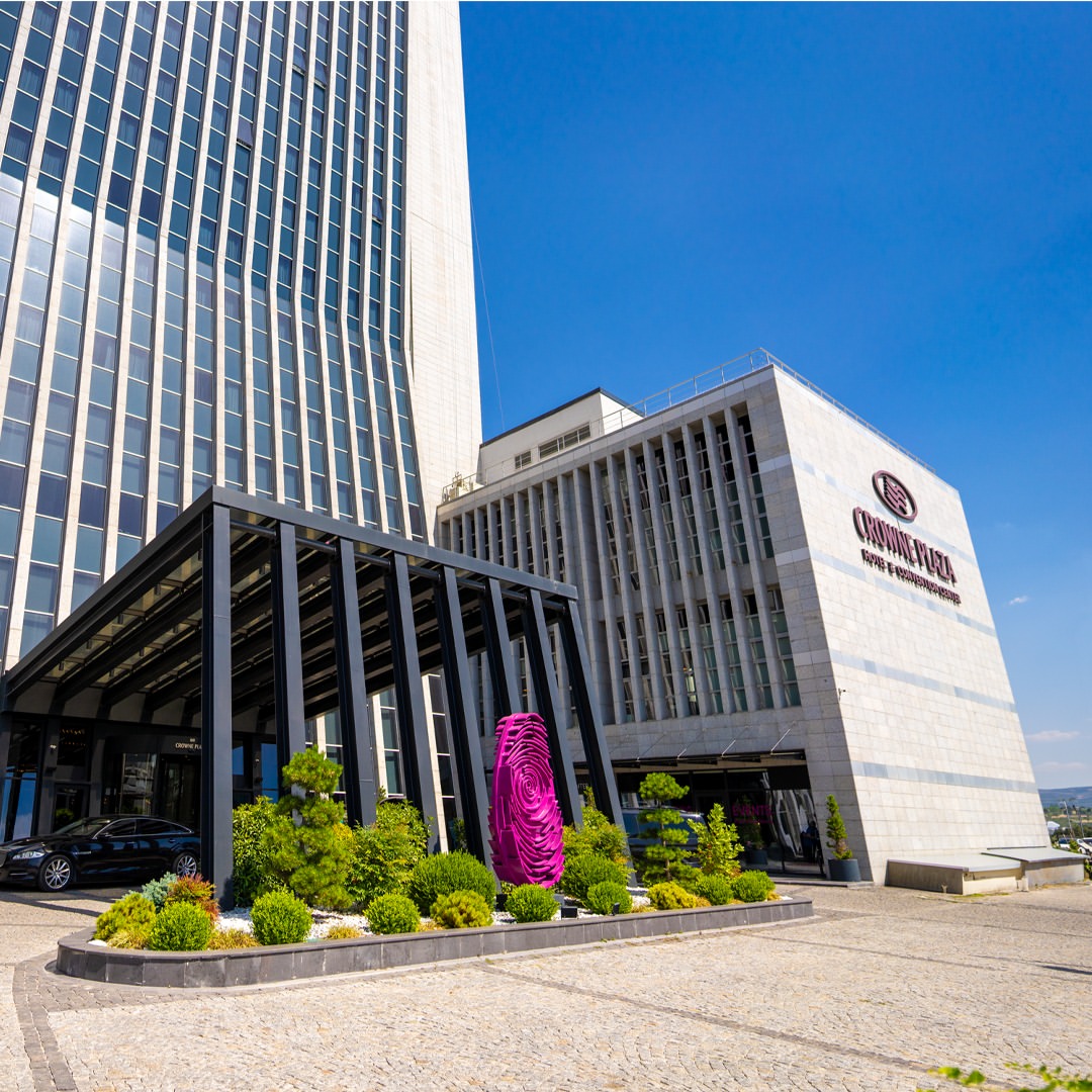 Crowne Plaza Ankara: Modern Mimarisiyle Konforlu Bir Konaklama Deneyimi