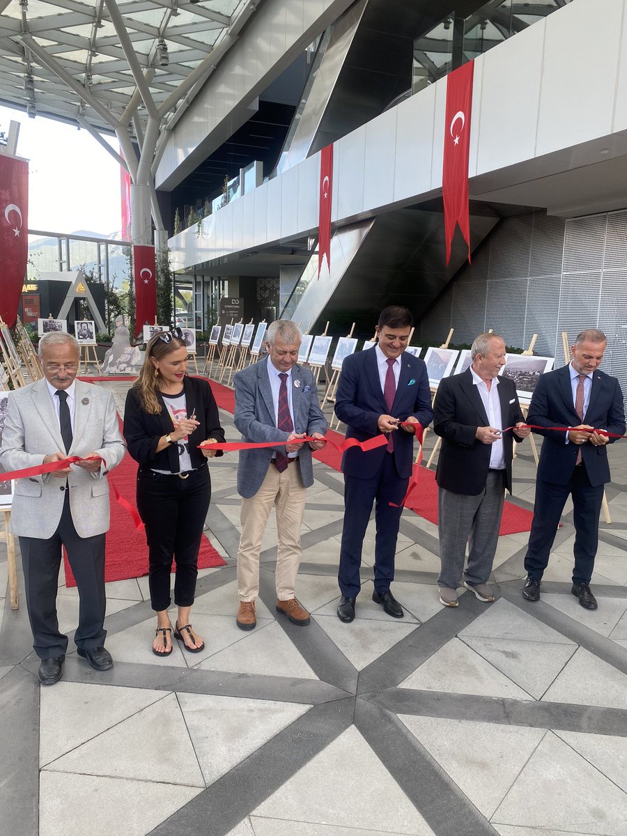 Bursa'nın Kurtuluşu Fotoğraf Sergisi Açıldı