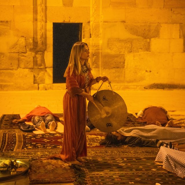 Saruhan Kültür ve Kongre Merkezi'nde Düzenlenen Ses Meditasyonu Etkinliği