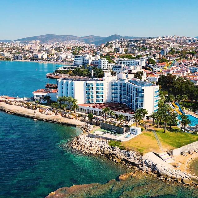 Le Bleu Hotel & Resort: Sonsuz Rahatlık ve Keyif Dolu Bir Tatil İmkanı