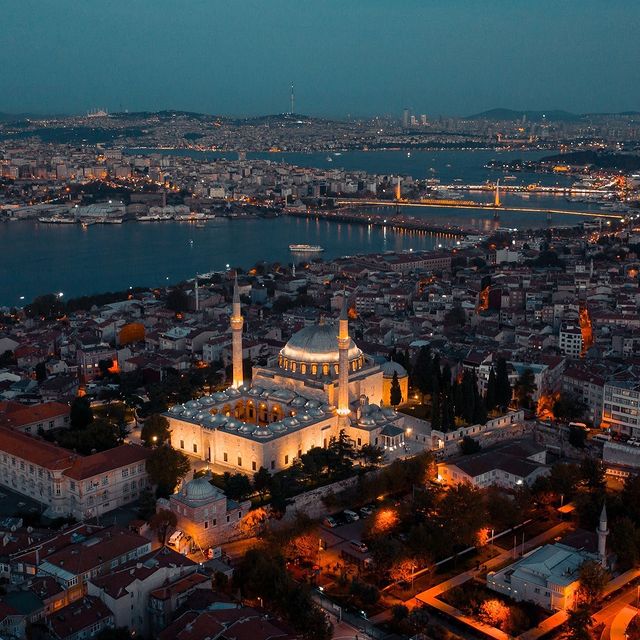 İstanbul'un Yedi Tepesinde Yükselen Yavuz Sultan Selim Camii