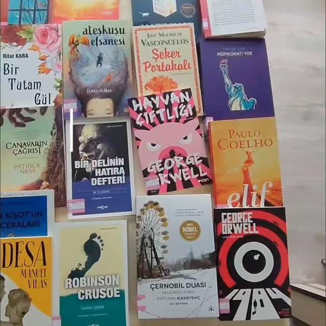 Ardanuç İlçe Halk Kütüphanesi Kitap Koleksiyonunu Genişletmeye Devam Ediyor