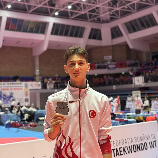 Hamza Uzun, Balkan Taekwondo Şampiyonası'nda Bronz Madalya Kazandı