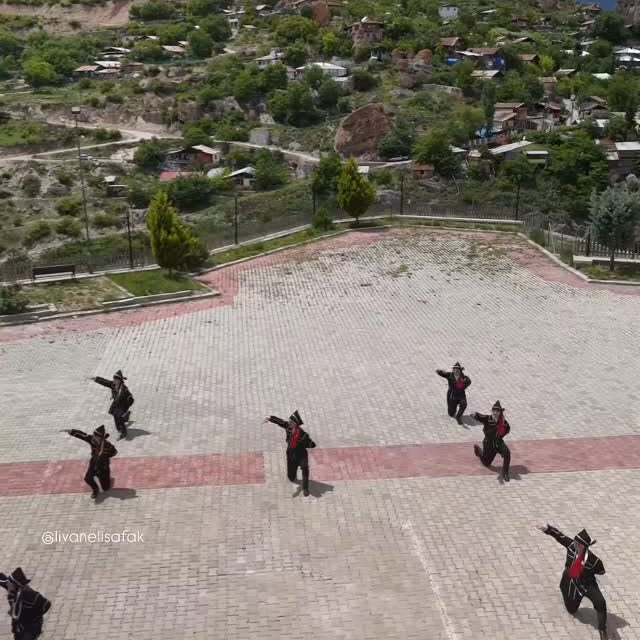 Artvin'in Ardanuç ilçesi, doğal güzellikleriyle göz kamaştırıyor