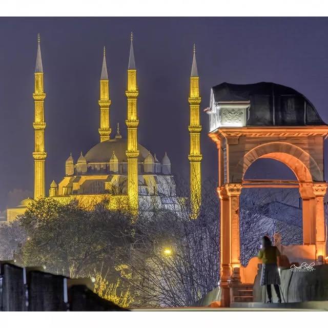 Edirne Gece Manzarası: Selimiye Camii ve Meriç Köprüsü