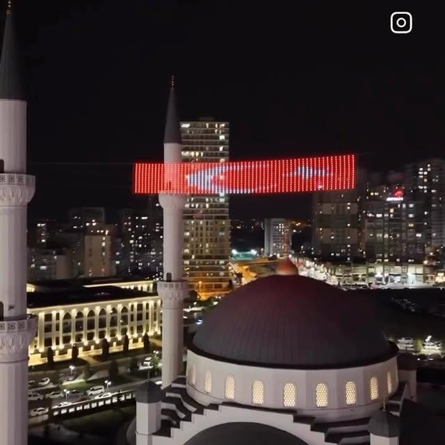 Başakşehir Kent Meydanı'nda Ramazan Coşkusu: Nurullah Genç ve Fatih Koca'nın Meşk Programı