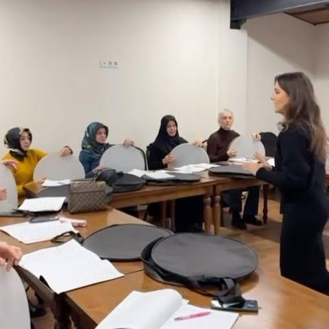Pendik'te Geleneksel Bendirle Meşk Atölyesi Devam Ediyor