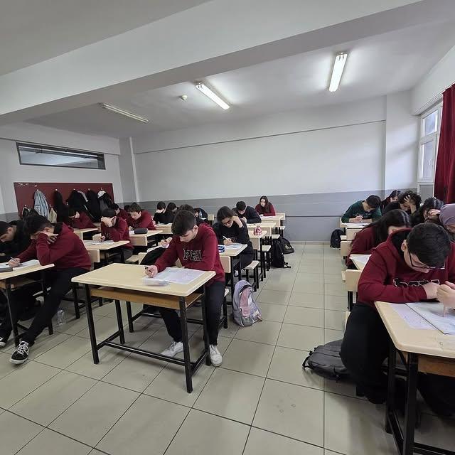 Pendik'te LGS ve TYT Deneme Sınavları Tamamlandı