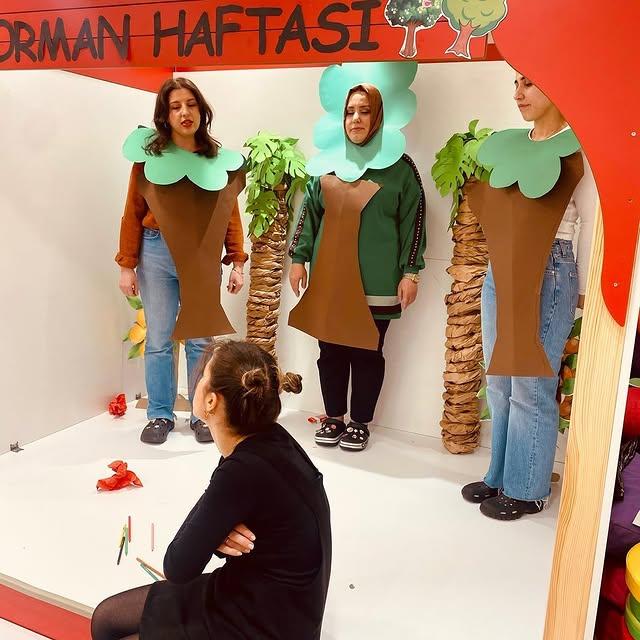 Gaziosmanpaşa'da Öğrenciler, Çevre Bilincini Tiyatroyla Pekiştirdi