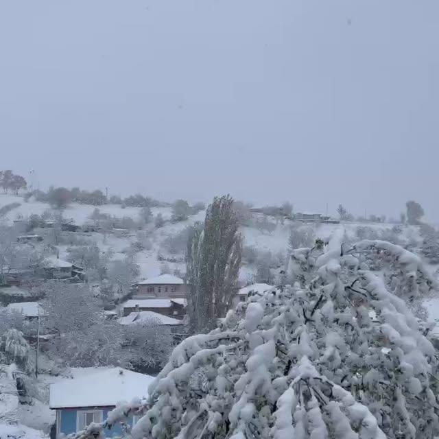 Taşova'da Kar Yağışı Köye Özel Bir Dokunuş Katıyor