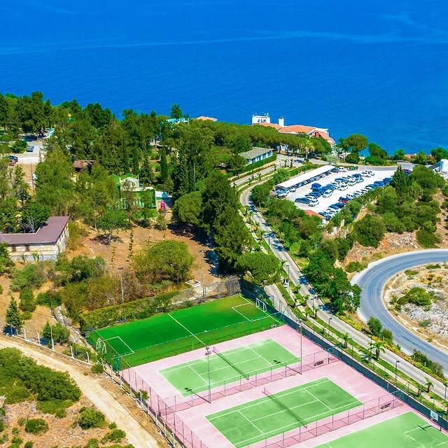 Labranda Ephesus Princess’te Tenis Oynayan Konukların Ege Denizi Keyfi