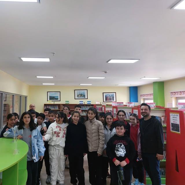 Bartın Necip Fazıl Kısakürek Ortaokulu Öğrencileri Halk Kütüphanesini Ziyaret Etti