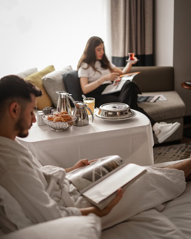 Sheraton İstanbul Levent'te Sakin Anlar ve Şehir Manzarası