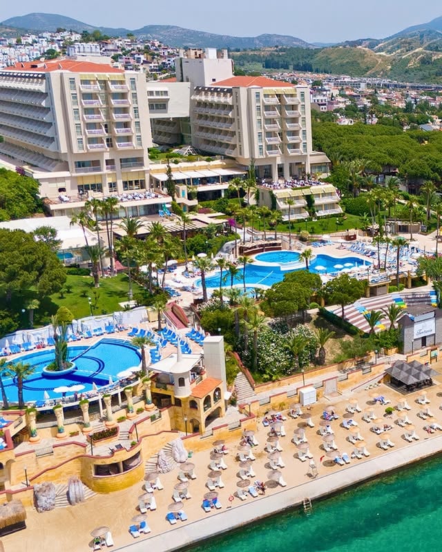 Fantasia Hotel Kuşadası: Ailece Unutulmaz Tatiller İçin Lüks Seçenek