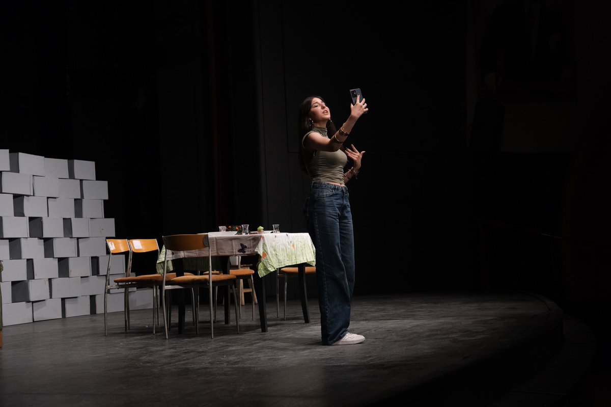 Adana'da Liseler Arası Tiyatro Festivali Devam Ediyor