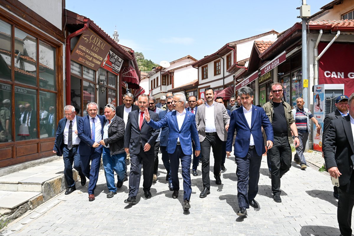 Ulaştırma ve Altyapı Bakanı Uraloğlu Bolu Göynük'ü Ziyaret Etti