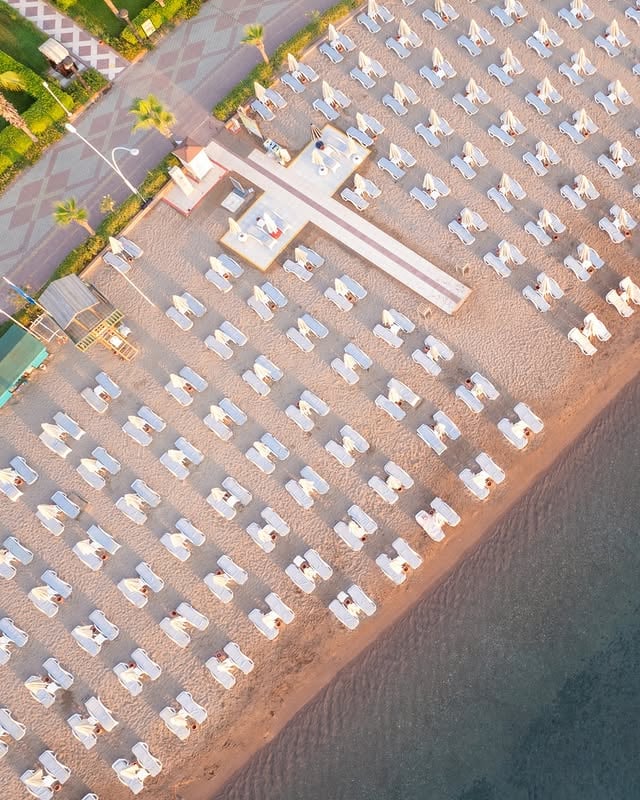Marmaris İçmeler'de Aqua Hotel Misafirlerini Deniz ve Güneşle Buluşturuyor