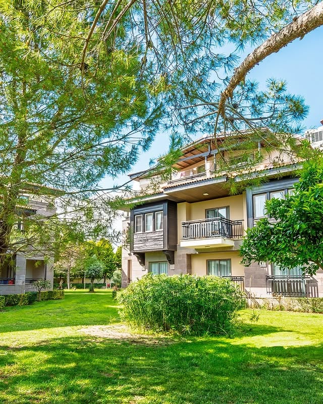 Antalya'da Club Calimera Serra Palace, Doğayla İç İçe Tatil İmkanı Sunuyor