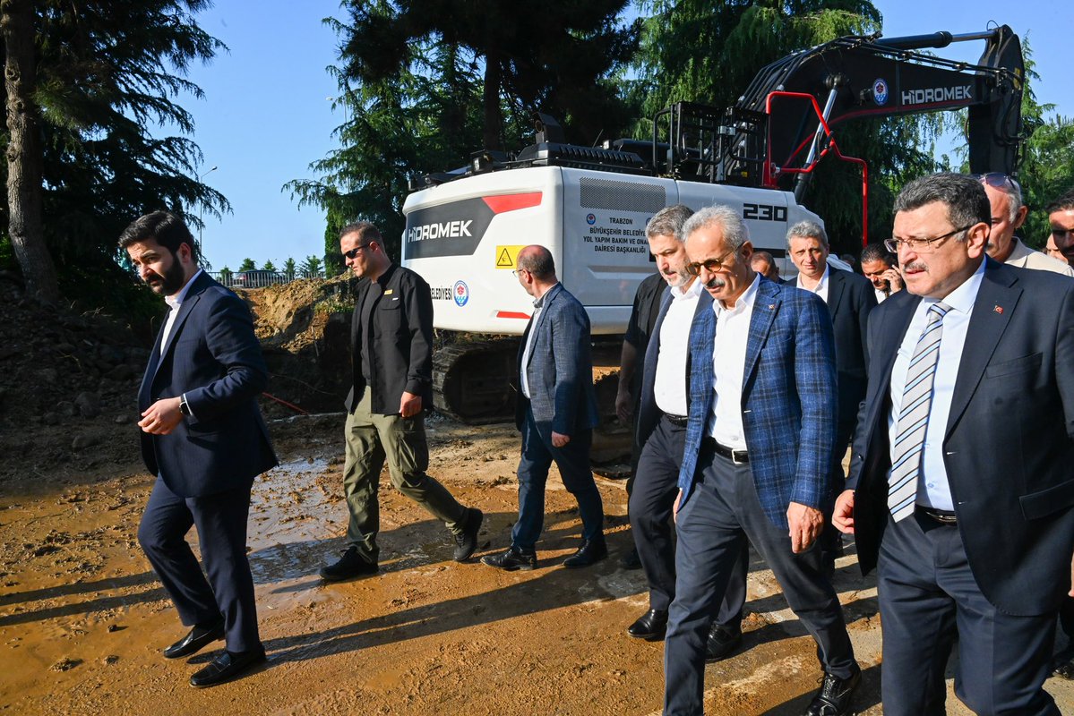Ulaştırma ve Altyapı Bakanı Uraloğlu Trabzon'daki Çalışmaları İnceledi