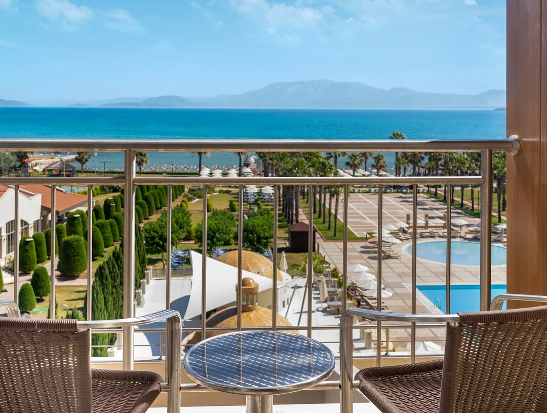 Radisson Blu Resort & Spa Çeşme'de Ege Manzaralı Tatil Keyfi
