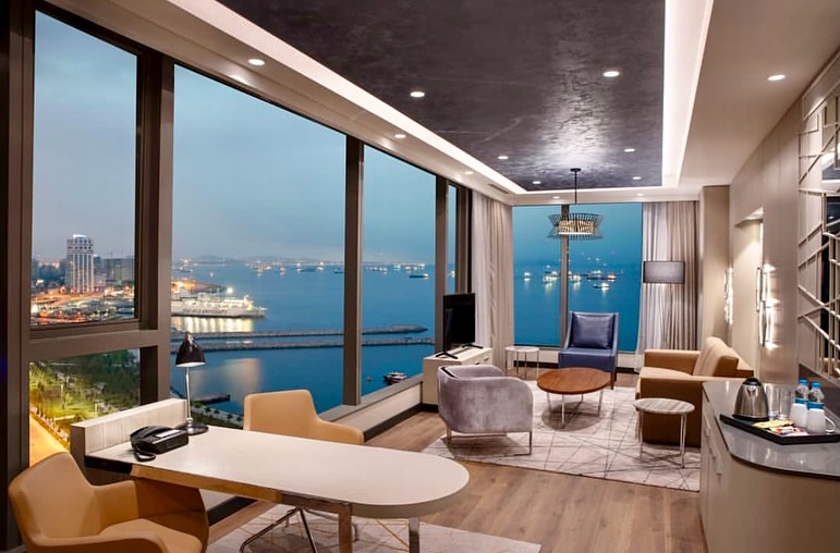 Hilton İstanbul Bakırköy'de Oda Konforunda Bir Gün Geçirme Fırsatı
