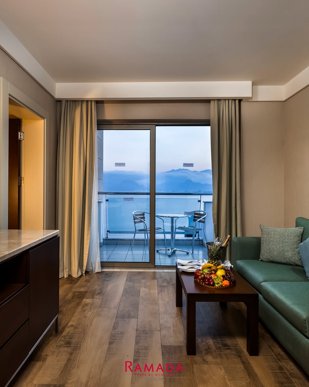 Ramada Plaza Antalya, Akdeniz Manzarası ile Konforu Bir Araya Getiriyor