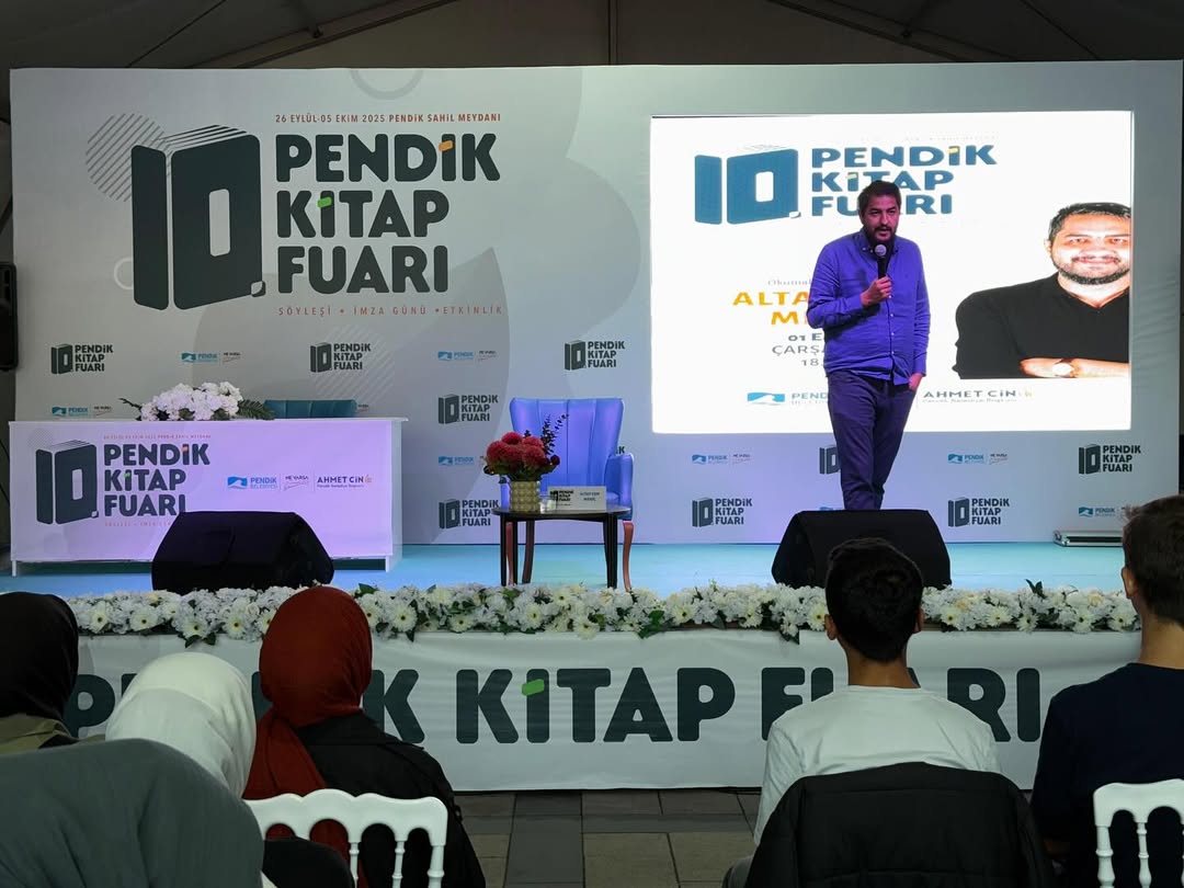 Pendik Kitap Fuarı'nda Altay Cem Meriç ile 