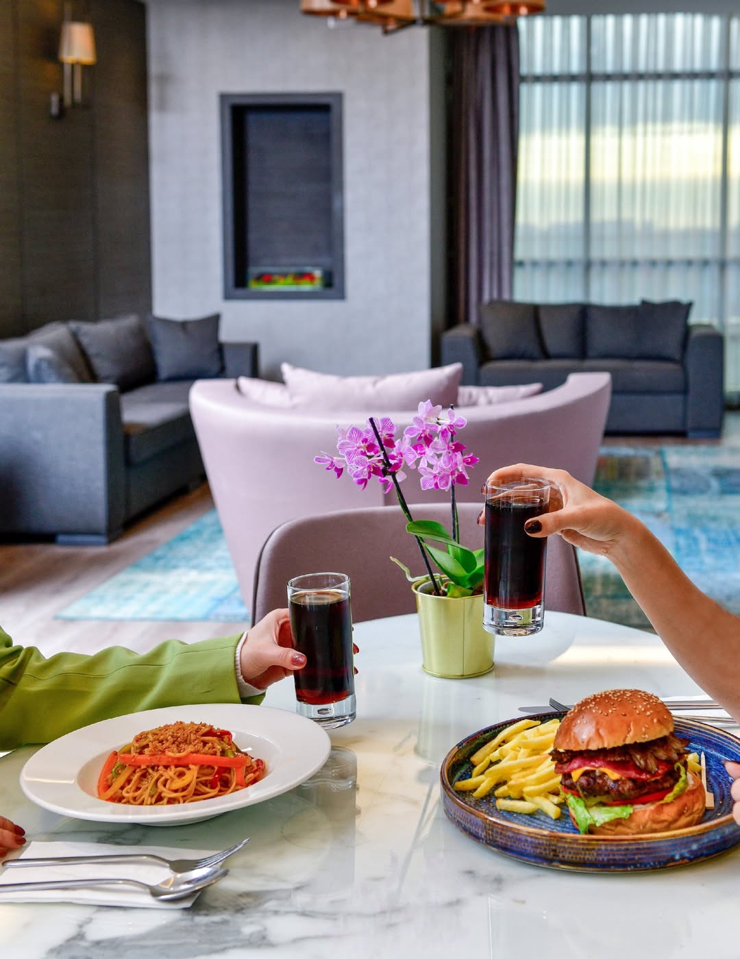 Wishmore Hotel İstanbul, Oda Servisi Menüsüne Özel Burger Seçenekleri Ekledi