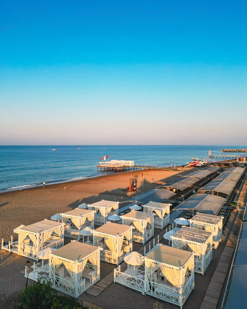 Belek Beach Resort Otel, Akdeniz'in Eşsiz Kıyısında Misafirlerini Ağırlıyor