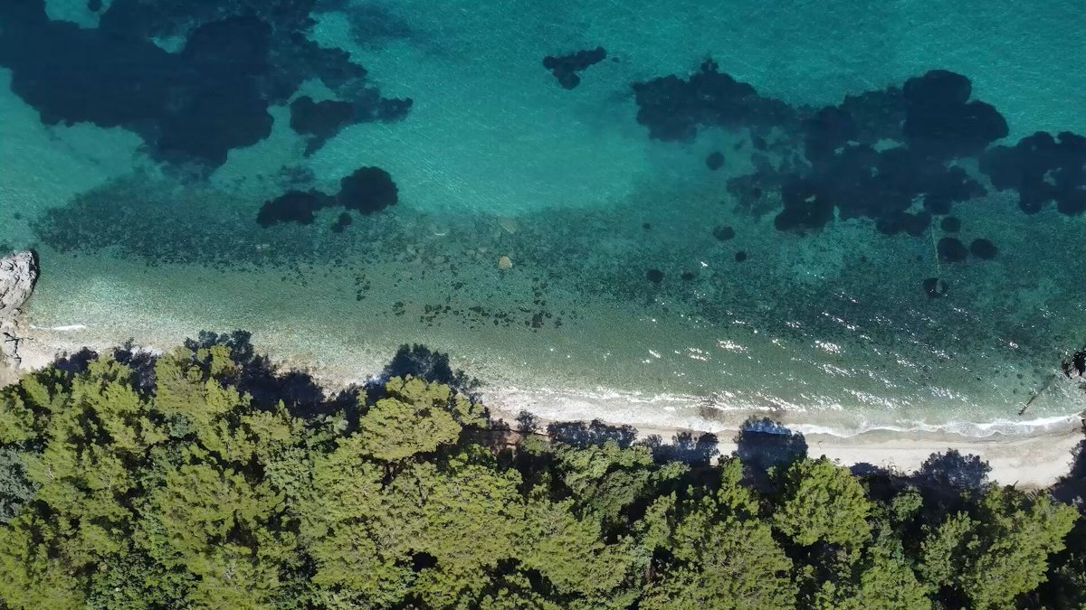 Kuşadası'nda Denize Sıfır Konumda Tatil Olanakları
