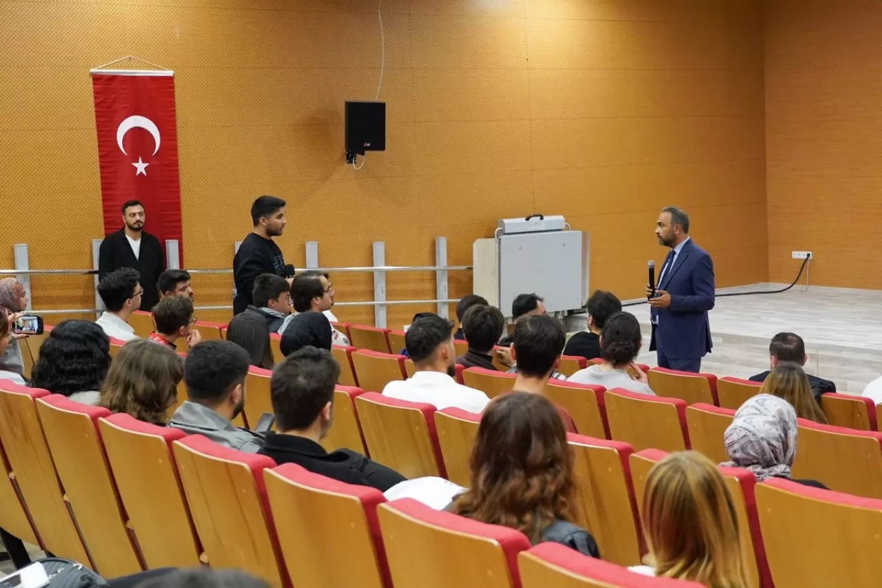 Bartın Üniversitesi'nde Öğrenci Kulüpleri ile Üst Yönetim Buluşması Gerçekleştirildi