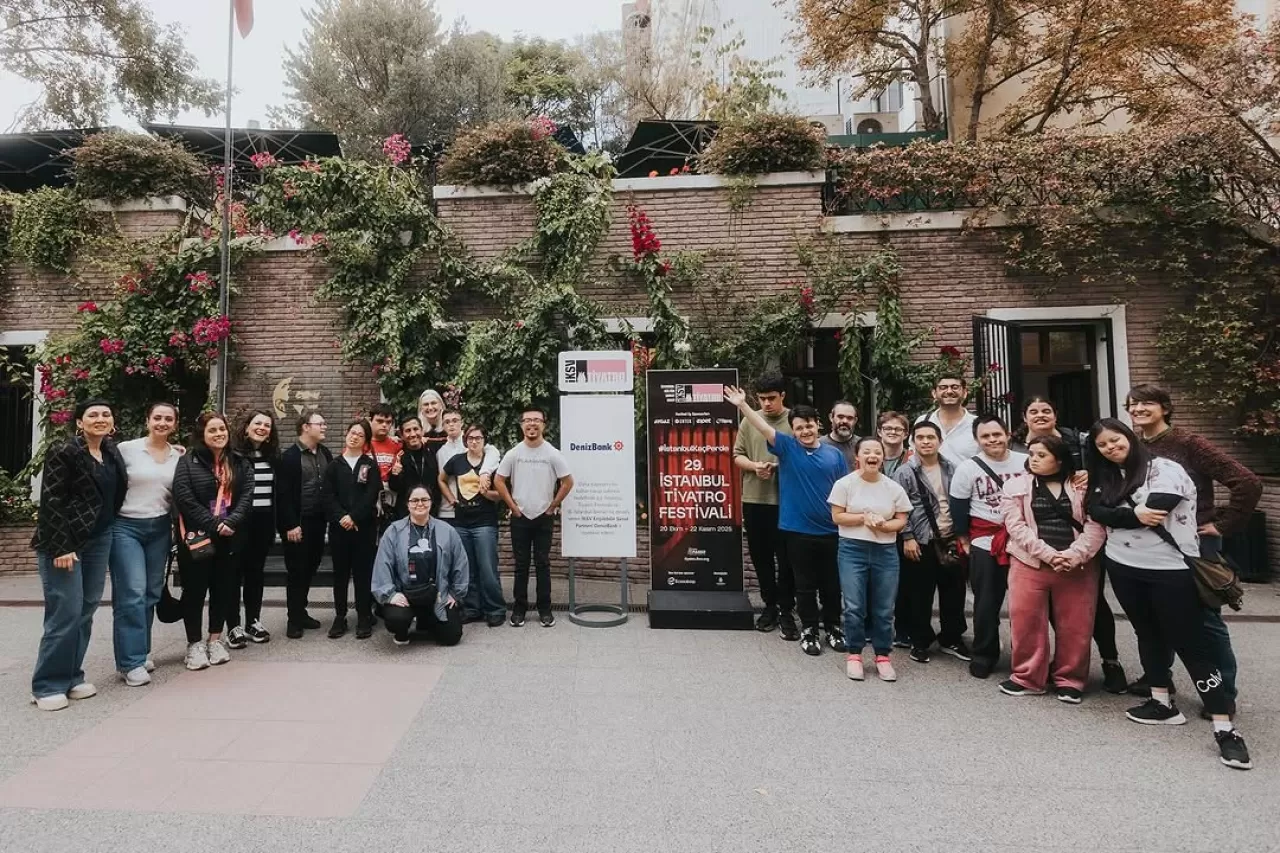 İstanbul Tiyatro Festivali'nde Down Sendromlu Bireylere Yönelik Dans Atölyesi Düzenlendi