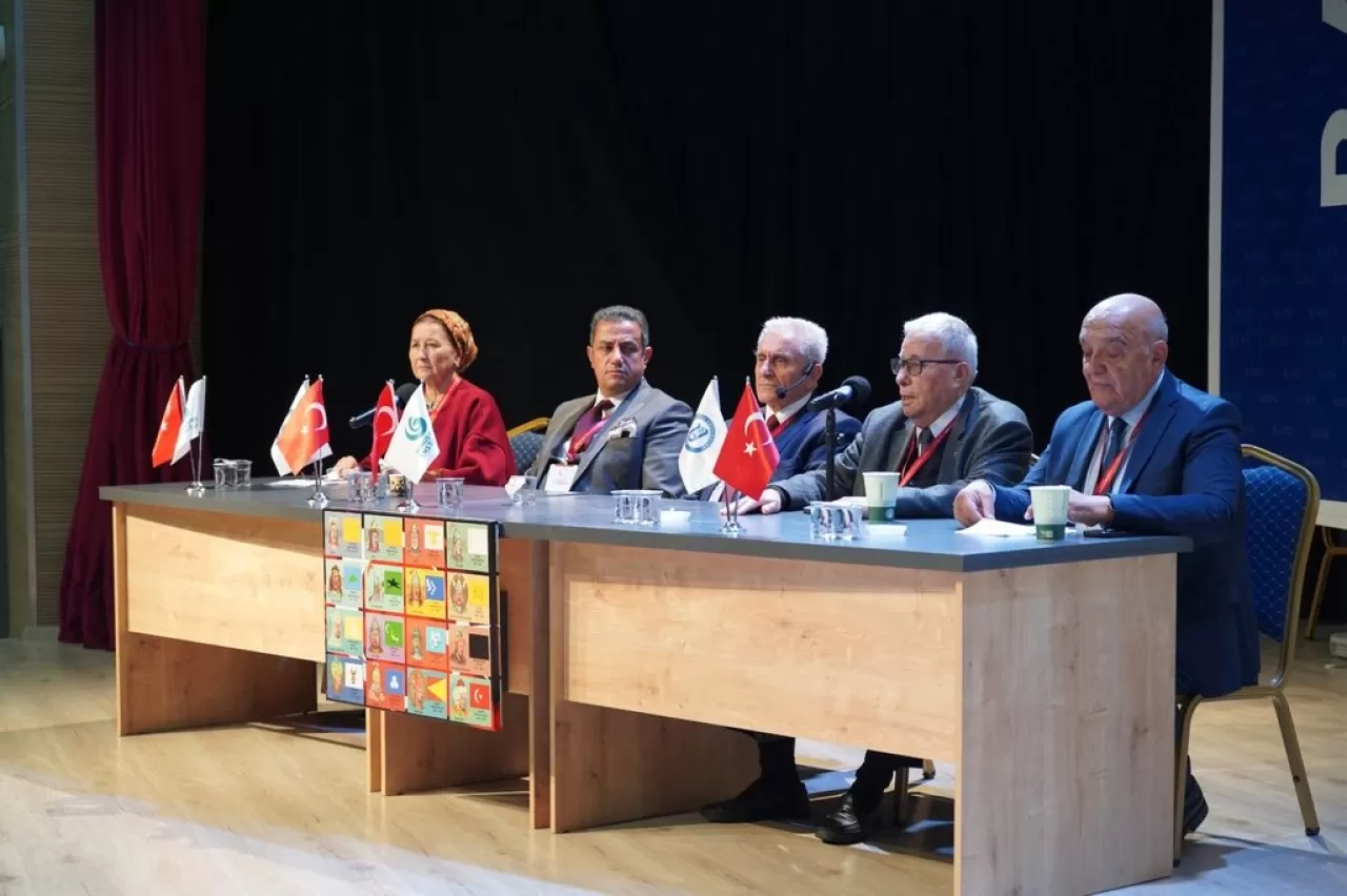 Bartın Üniversitesi'nde Uluslararası Dünya Dili Türkçe Sempozyumu Düzenlendi