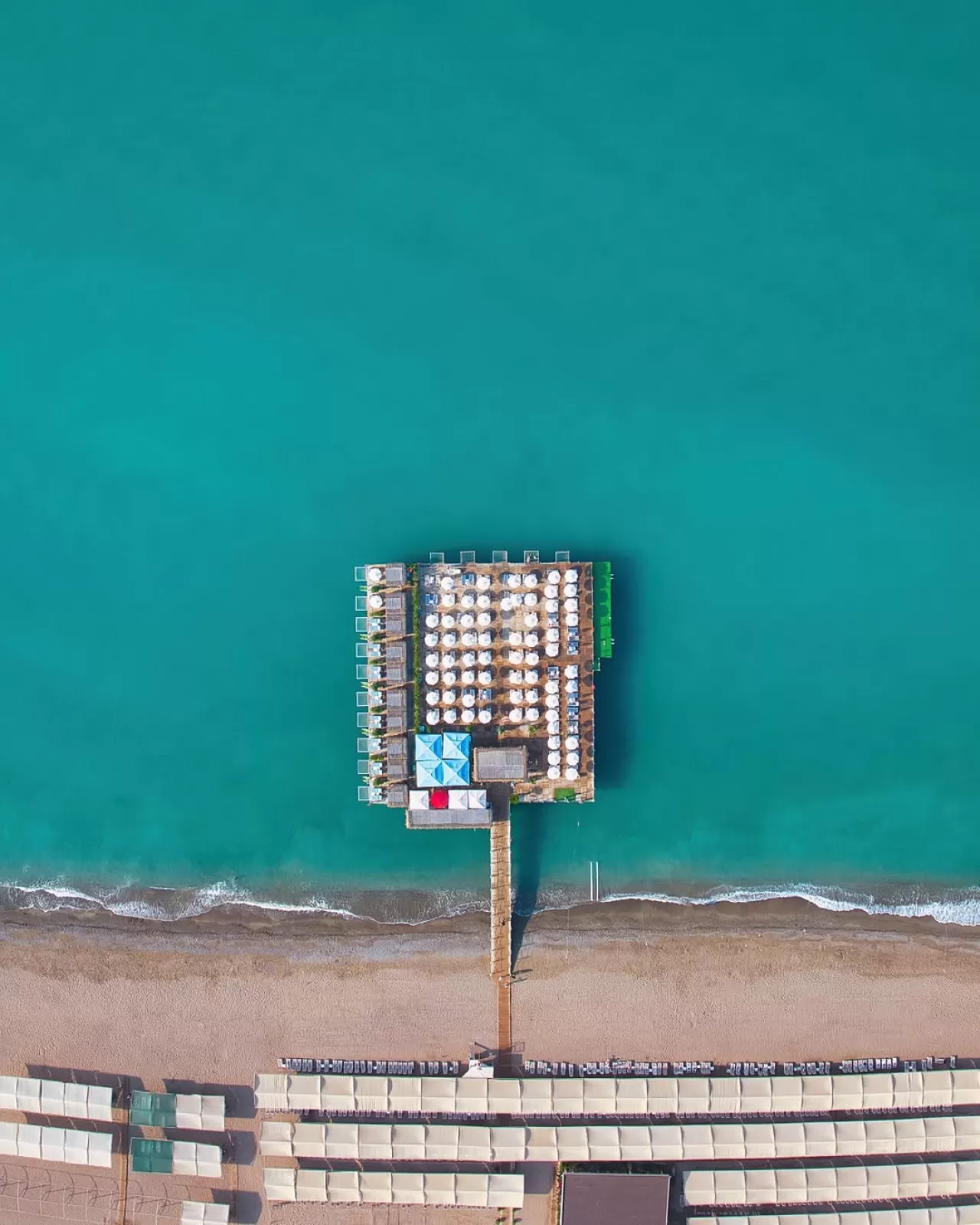 Belazur Resort&Spa'da Akdeniz'in Kalbine Uzanan İskelede Gün Batımı Manzarası
