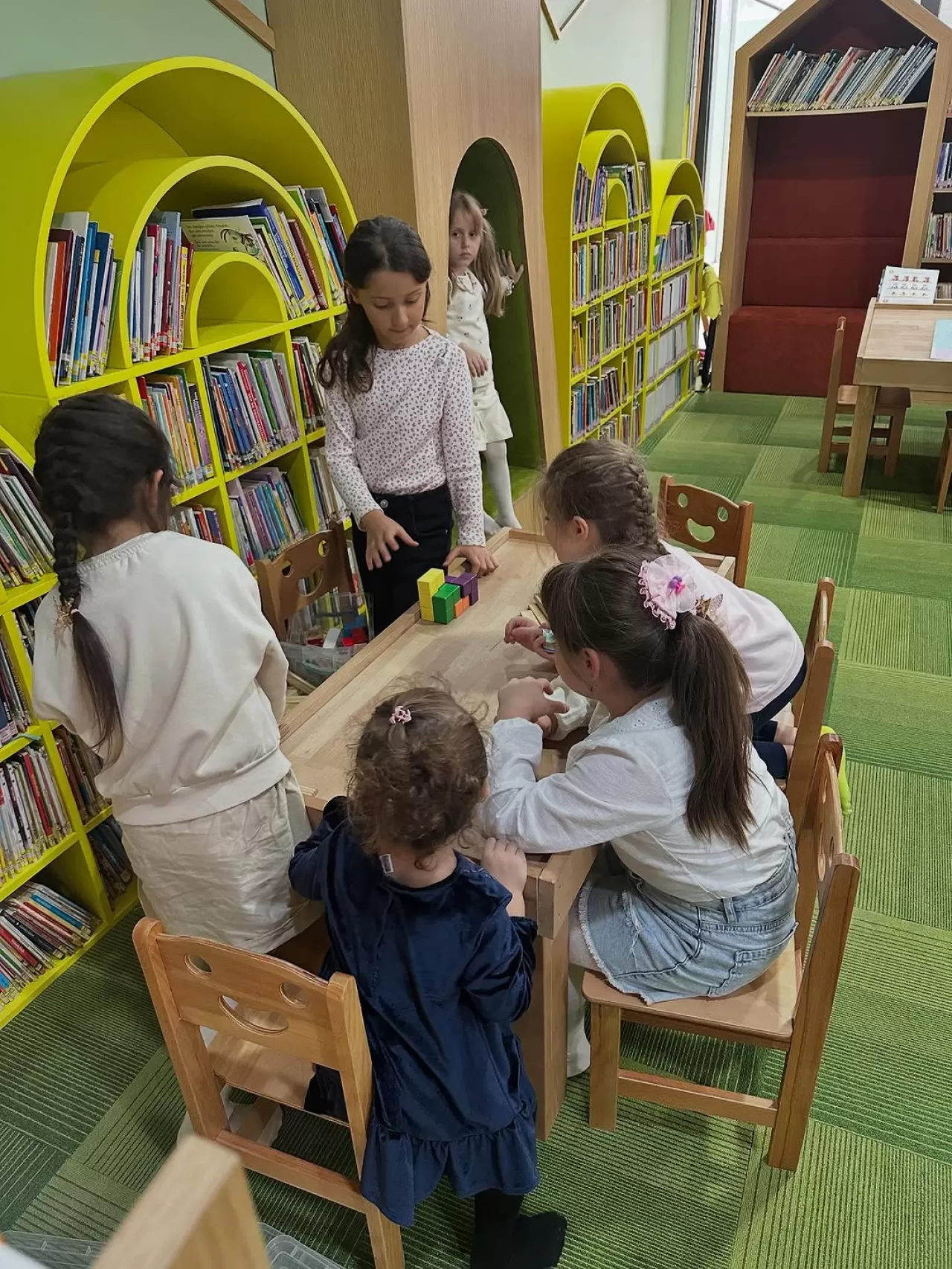 Artrium AVM'de Çocuk Kütüphanesi Açıldı