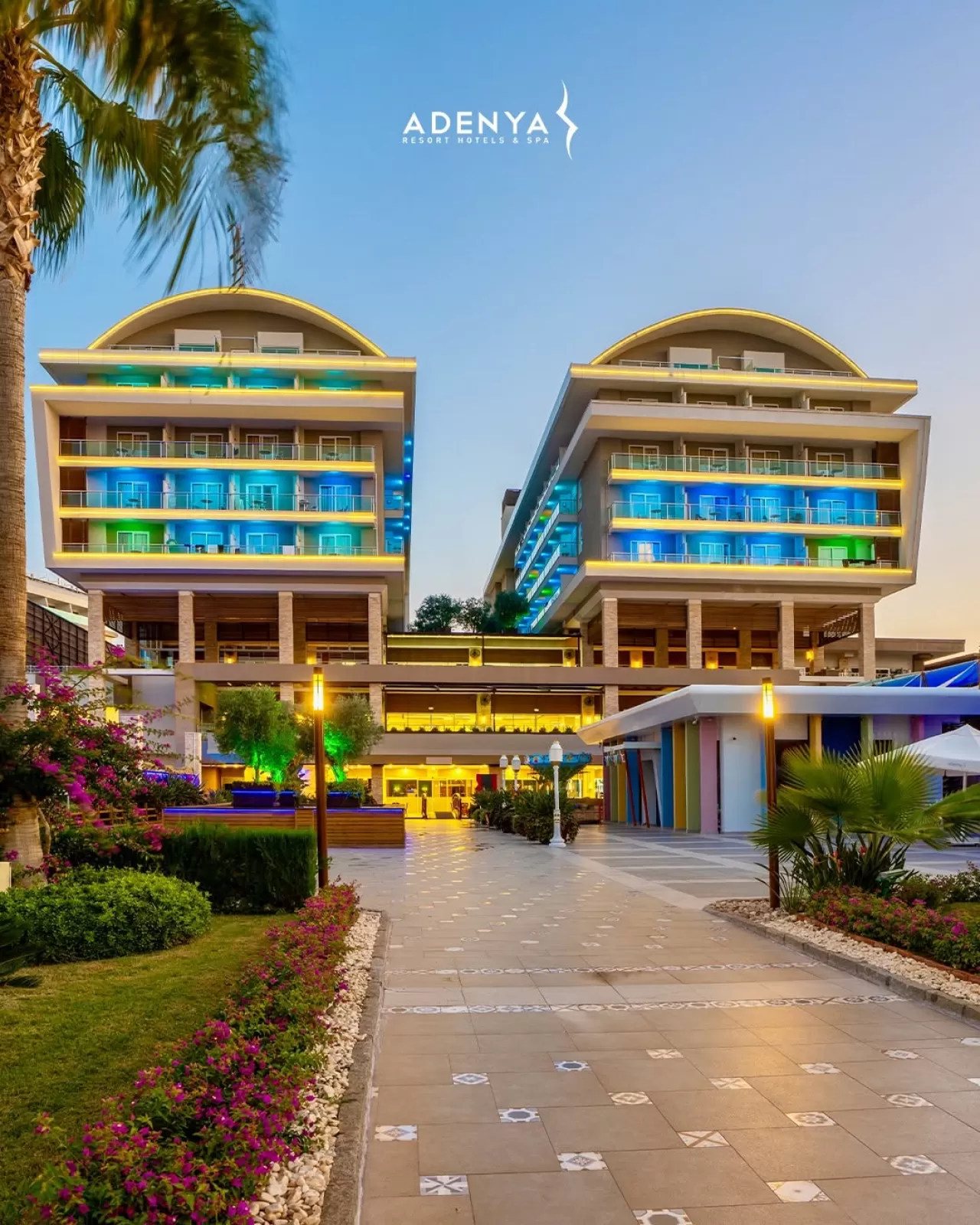 Adenya Hotel & Resort, Akdeniz'in Huzurunu Zarif Mimarisiyle Birleştiriyor