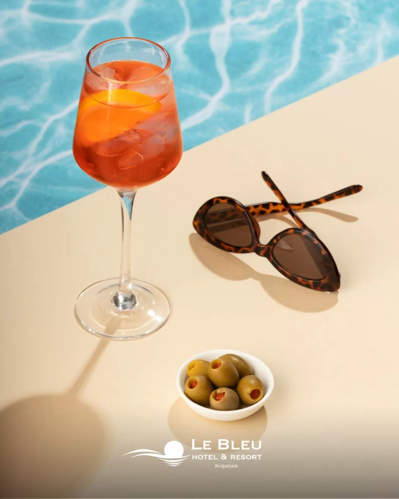 Le Bleu Hotel & Resort'ta Havuz Başı Deneyimi