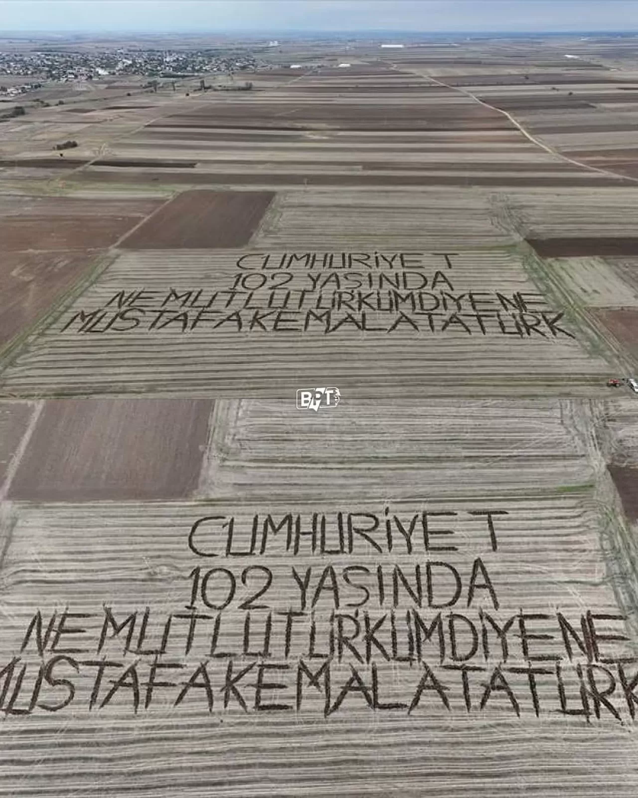 Kırklareli'nde Çiftçi Tarlasına "Cumhuriyet 102 Yaşında" Yazısı Yazdı