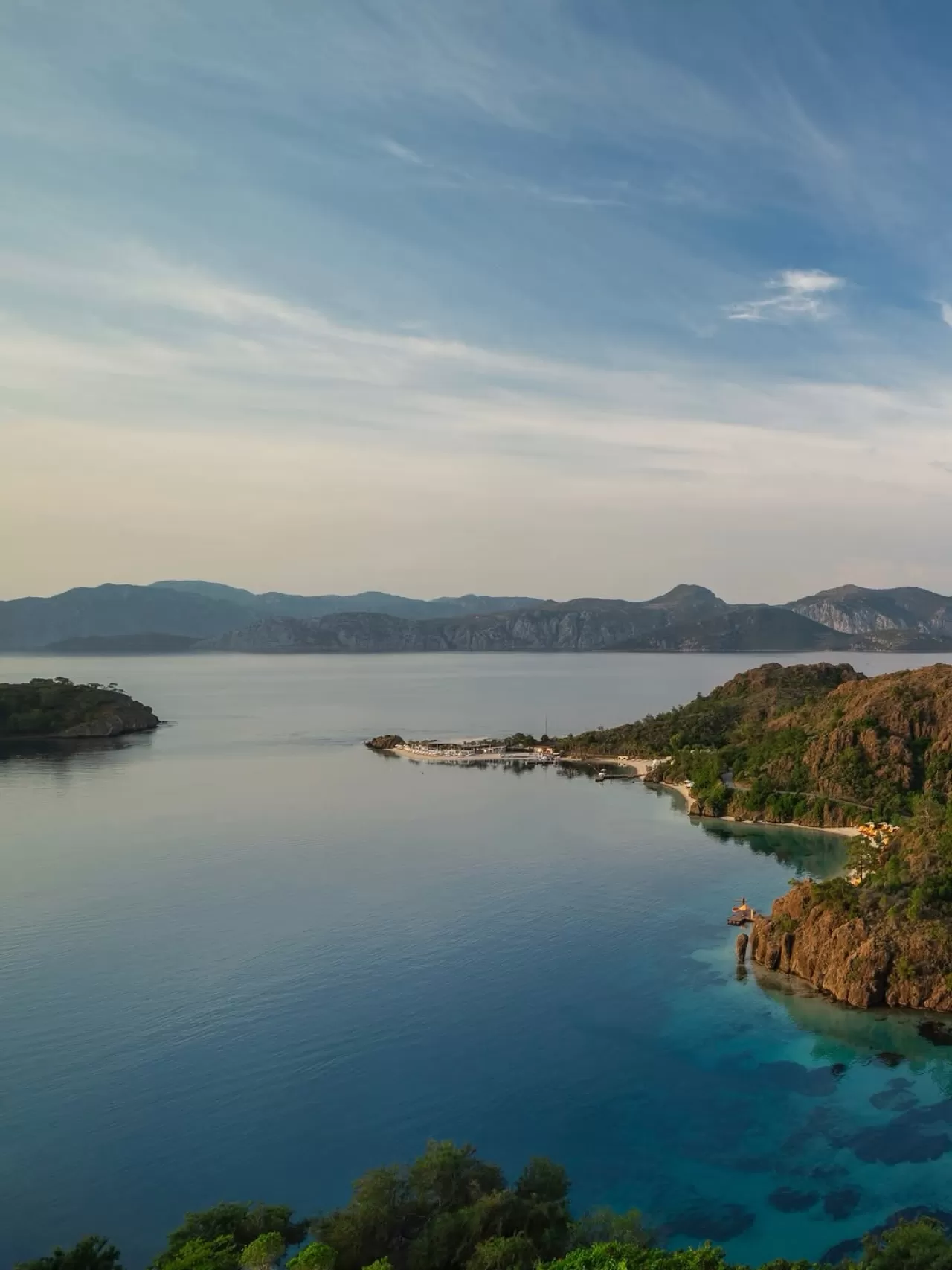 D Maris Bay: Ege'nin Mavinin Bin Tonuyla Buluştuğu Lüks Tatil Noktası